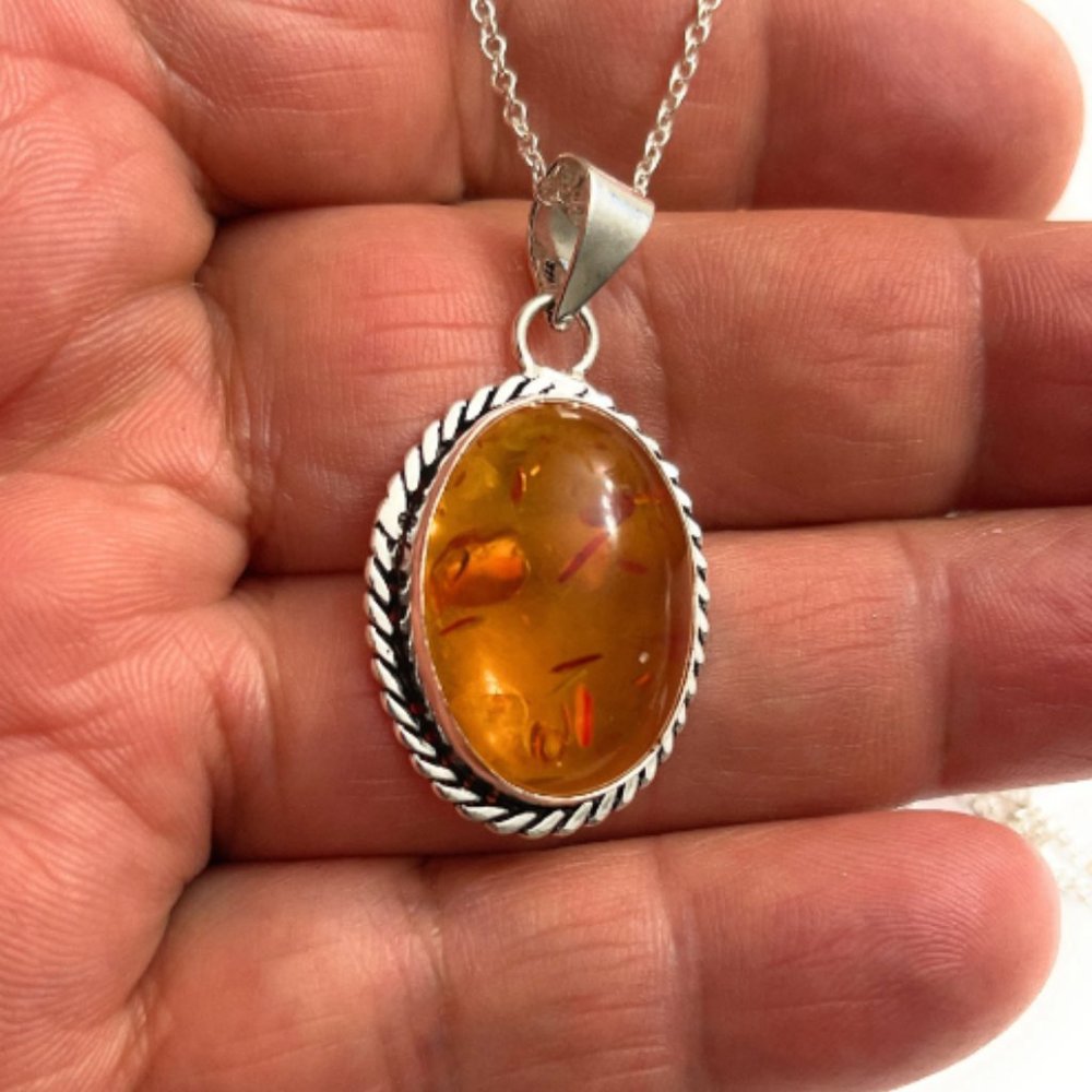 AMAZING BALTIC AMBER NECKLACE PENDANT